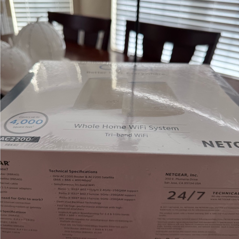 Netgear Orbi WiFi System Box - Picture 4 of 4